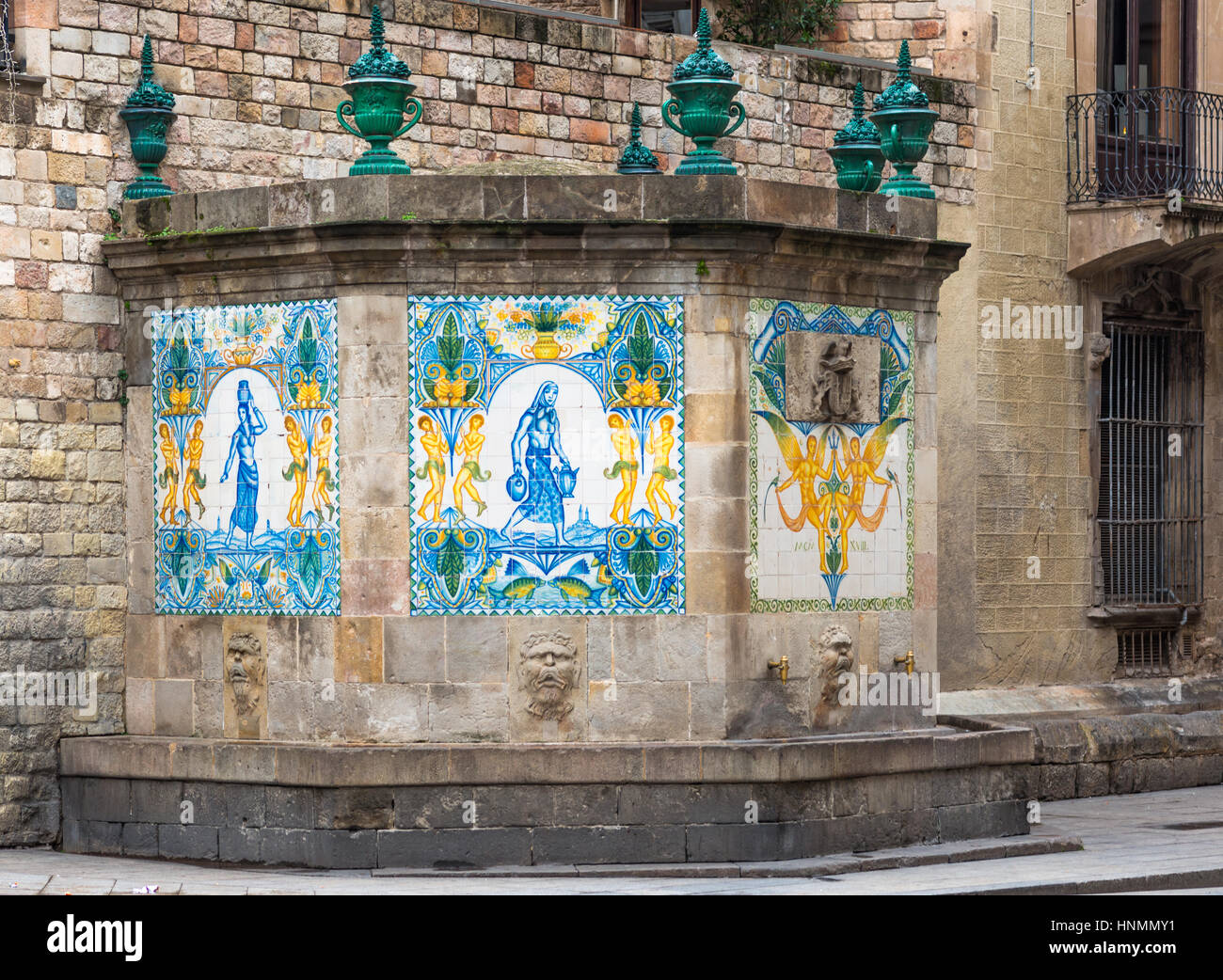 In Spagna, in Catalogna, Barcellona, quartiere Gotico, fontana di Santa Anna. Foto Stock