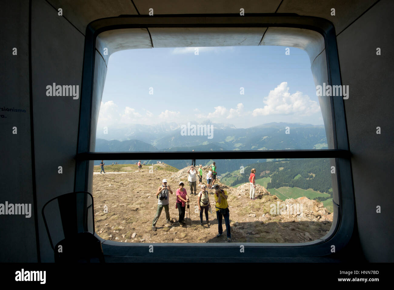 Vista interna del Messner Mountain Museum Corones in Italia da Zaha Hadid Architects Inexhibit Foto Stock