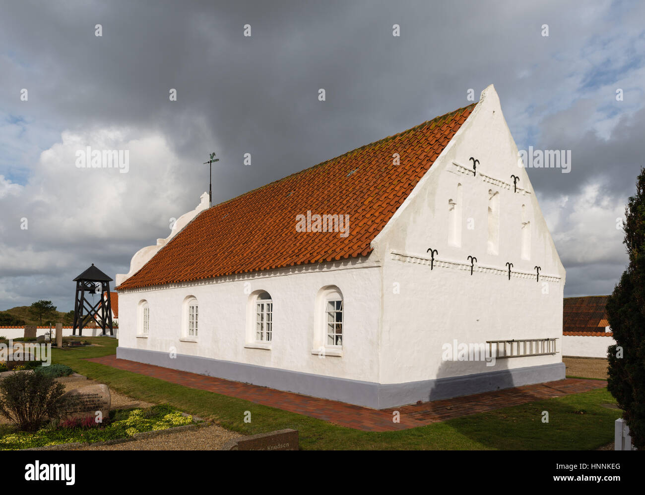La piccola chiesa di Mandoe isola in danese del Mare di Wadden, UNECSCO Patrimonio Naturale Mondiale, nel Mare del Nord a Sud dello Jutland, Danimarca Foto Stock