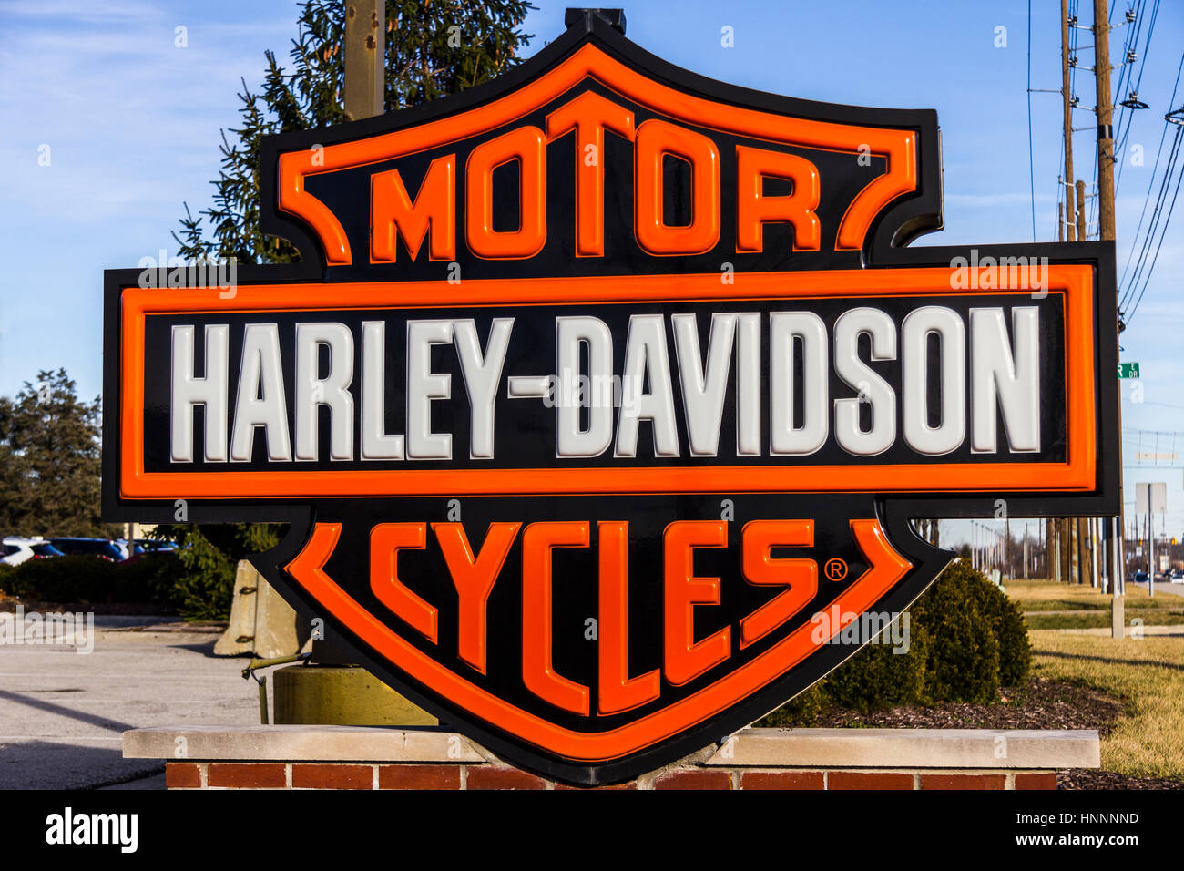 Indianapolis, IN - Circa Febbraio 2017: Harley-Davidson segnaletica locale. Harley Davidson di motocicli sono noti per il loro fedele seguito VII Foto Stock