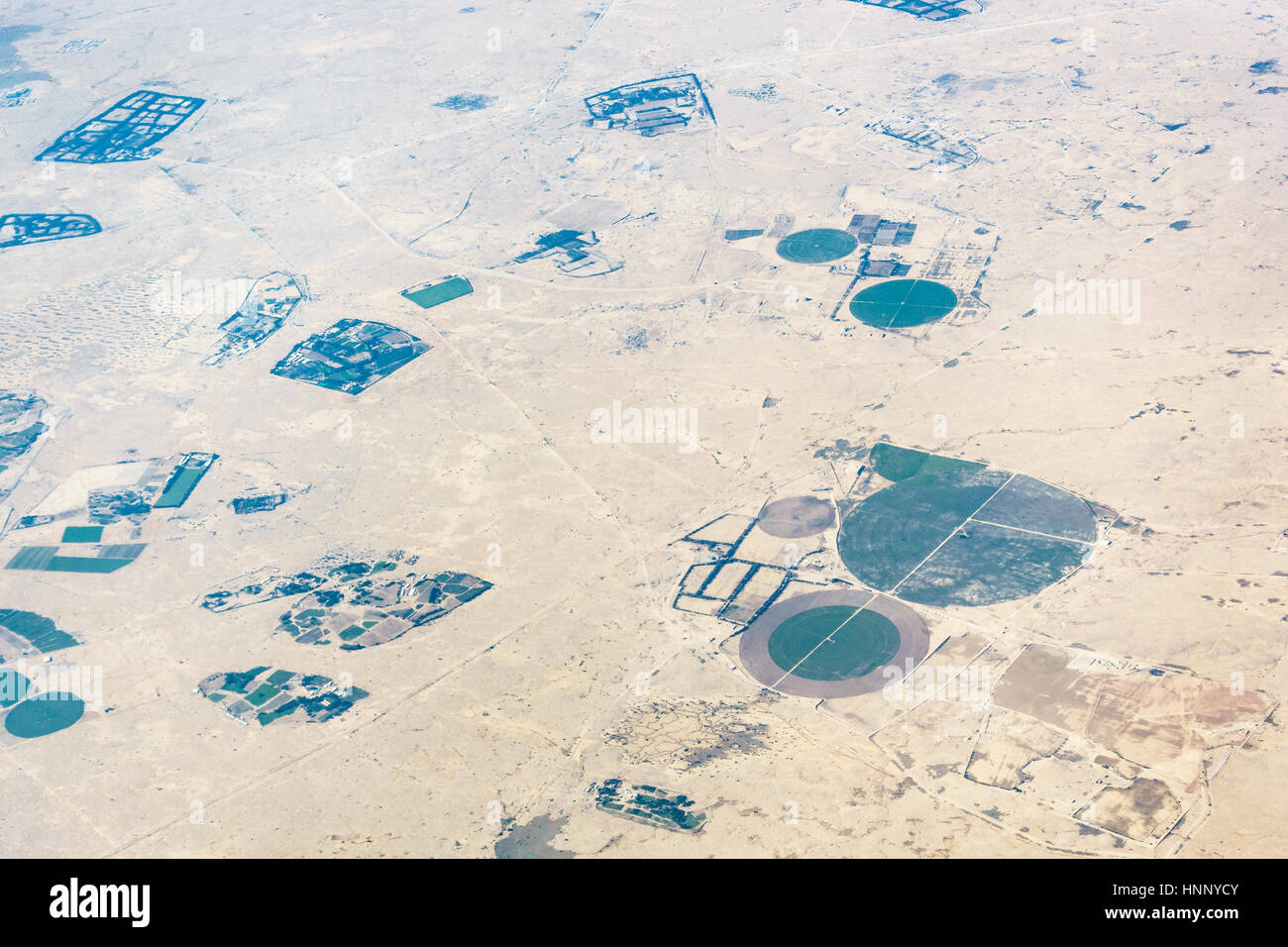 Vista aerea di campi di circolare nel deserto in Qatar Foto Stock