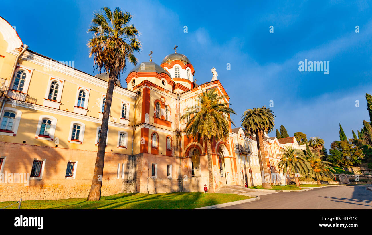 New Athos monastero di San Simone il Cananeo monastero sotto il sole. New Athos, Abkhazia. Foto Stock