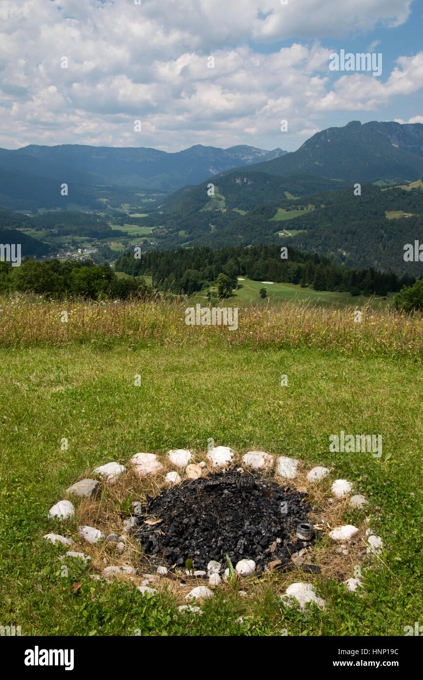 Camino in montagna. Foto Stock