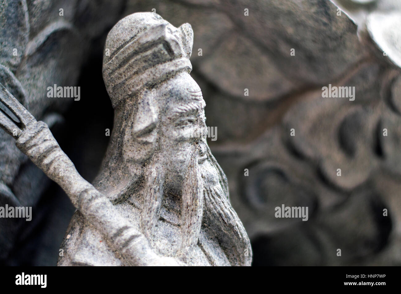 Piccole sculture in pietra sul pilastro, Associazione Hainan e Tempio, Jalan Muntiri, Georgetown, Penang, Malaysia Foto Stock