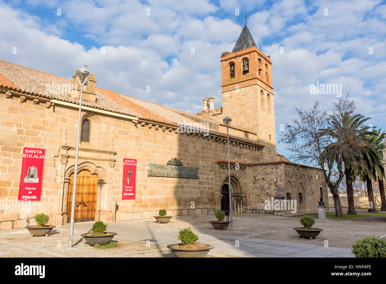 Merida, provincia di Badajoz, Estremadura, Spagna. Basilica de Santa Eulalia, un giovane cristiano romano martirizzato nel Emerita, giorno moderno a Merida. Foto Stock