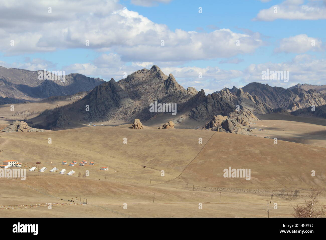 Le montagne in Gorkhi Terelj National Park, Mongolia con nuvole in background Foto Stock