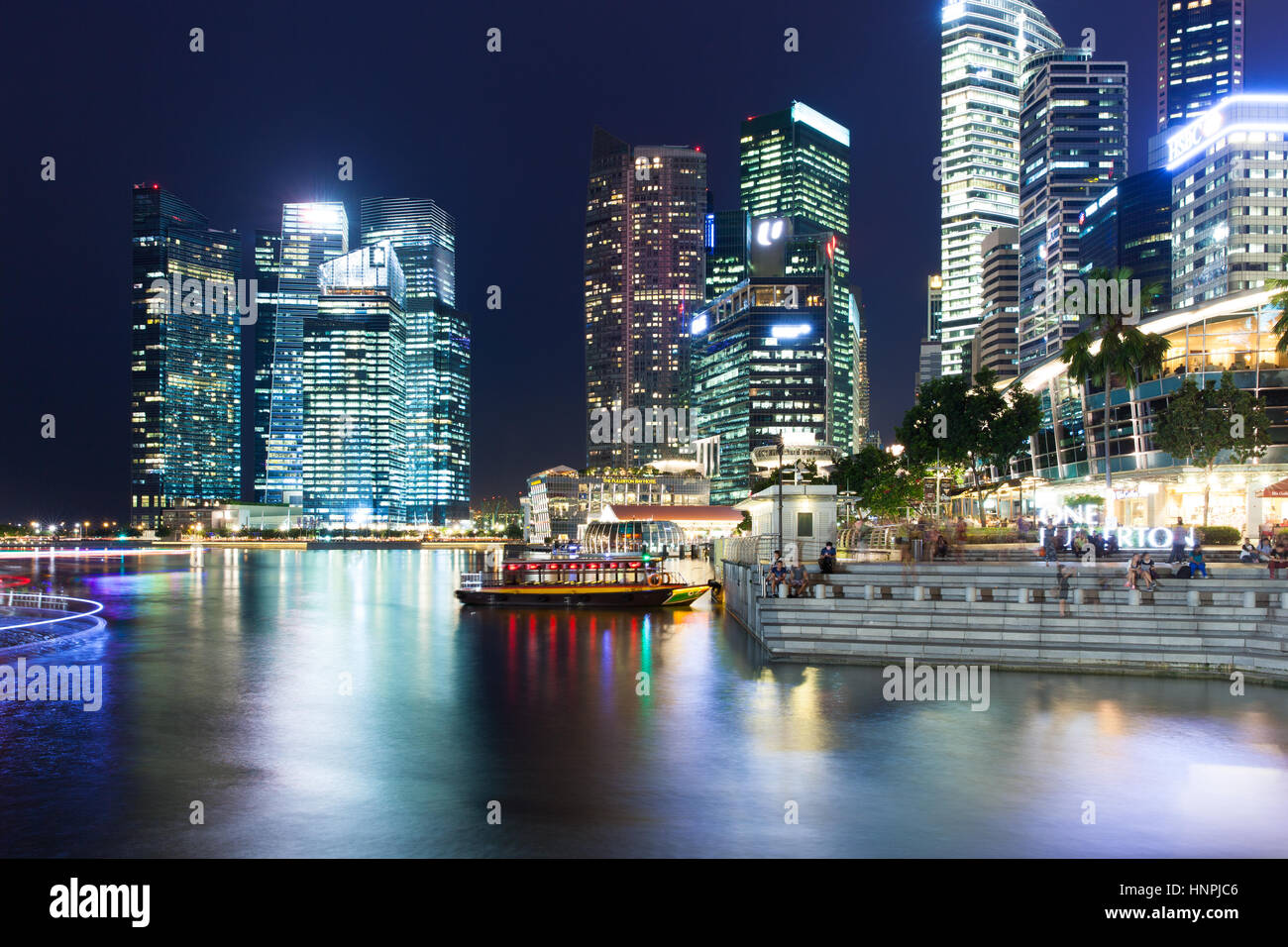 Vista notturna del CBD di grattacieli, Singapore. Foto Stock