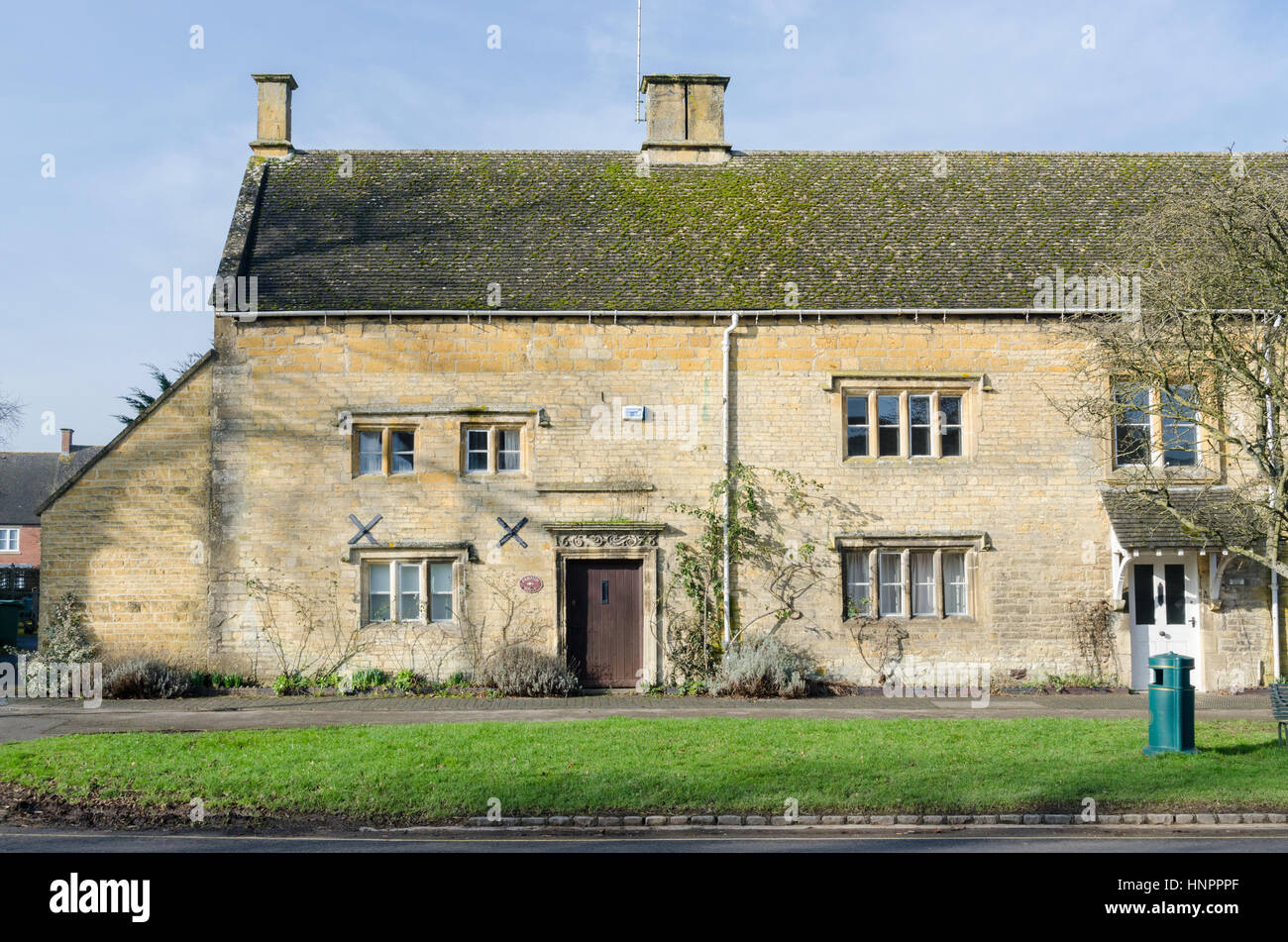Pretty Cotswold edifici di pietra nel Gloucestershire città di Moreton-in-Marsh in Cotswolds Foto Stock