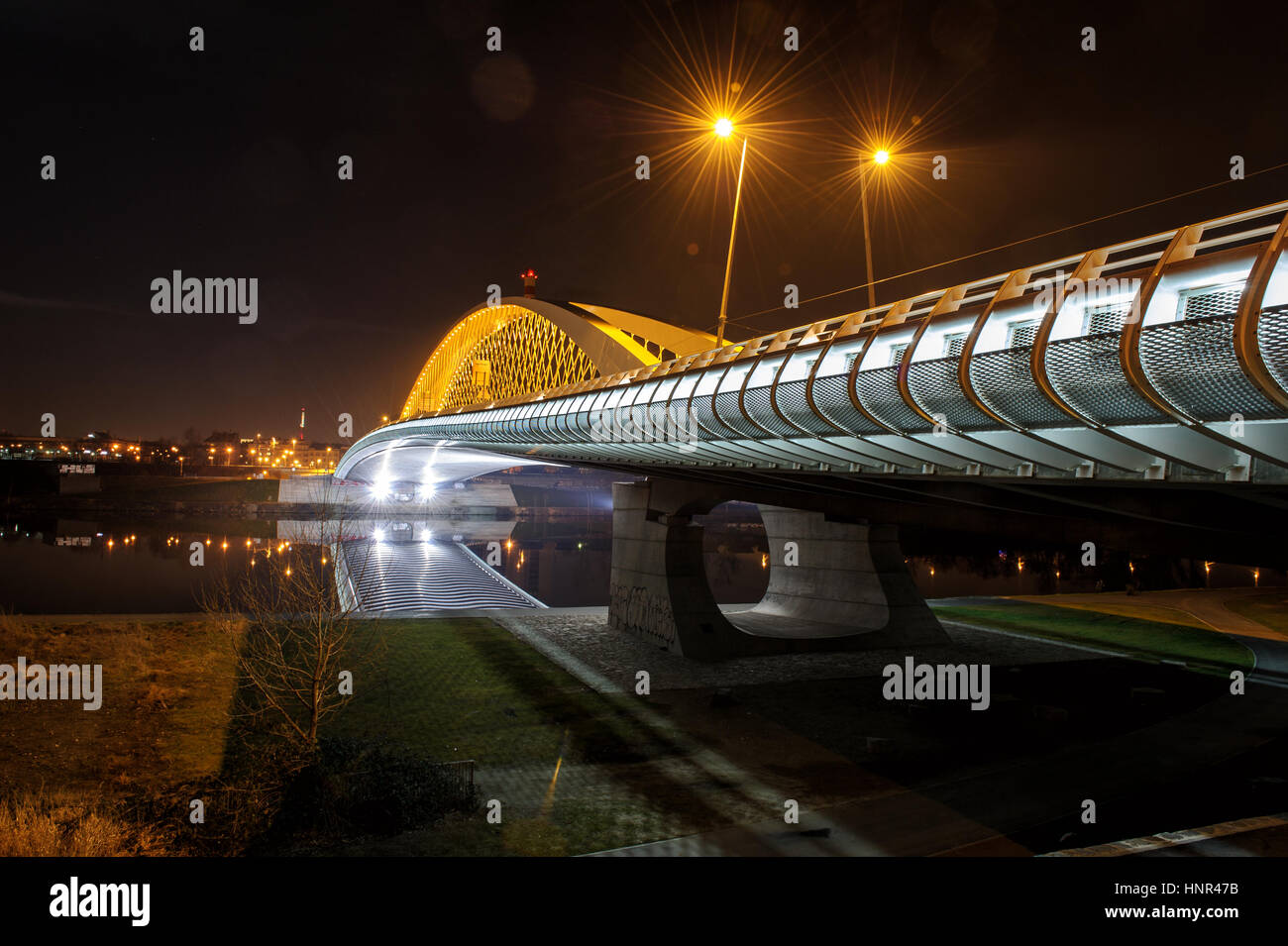 Ponte di Troja a Praga. Notte Bella vista città Foto Stock