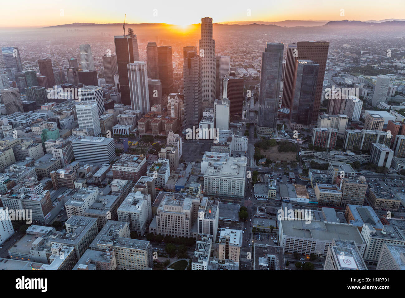 Los Angeles, California, Stati Uniti d'America - 21 Luglio 2016: Downtown Los Angeles urban antenna al tramonto. Foto Stock