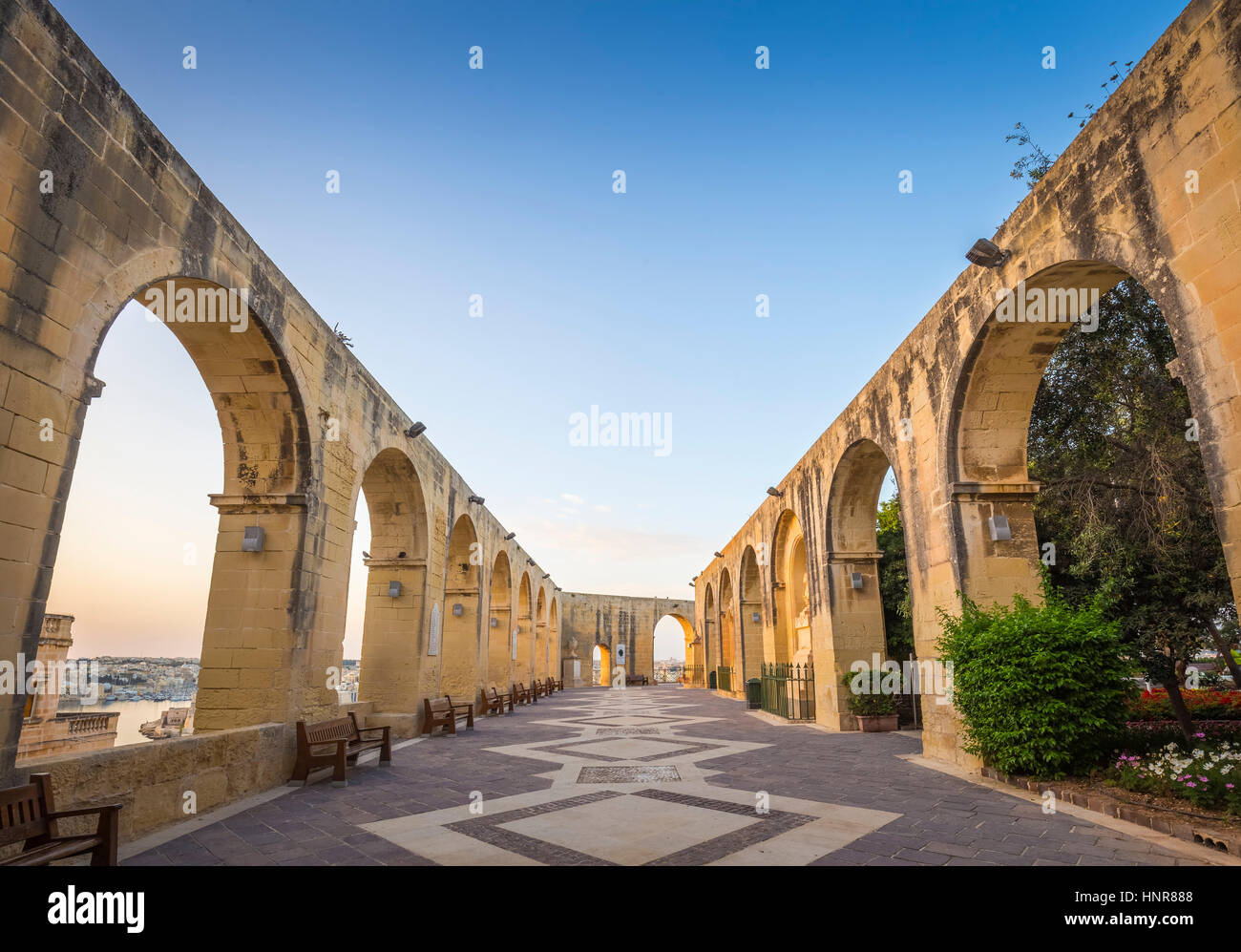 La Valletta, Malta - Upper Barrakka Gardens presso sunrise Foto Stock