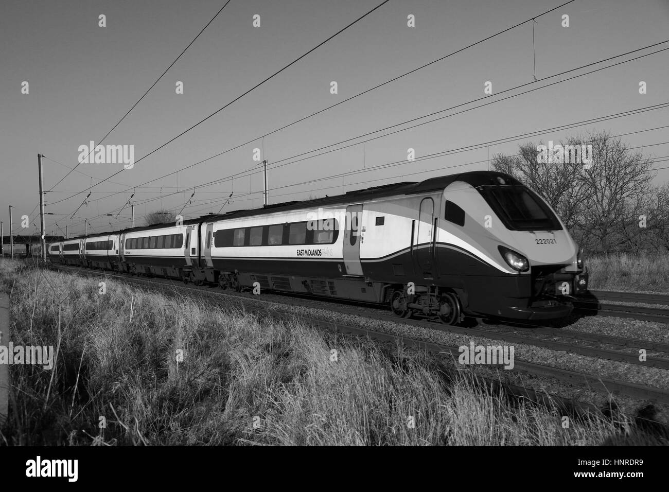 Classe meridiano 222 021 Treno, East Midlands treni livrea, tra bedford e Luton, Bedfordshire, Inghilterra Foto Stock