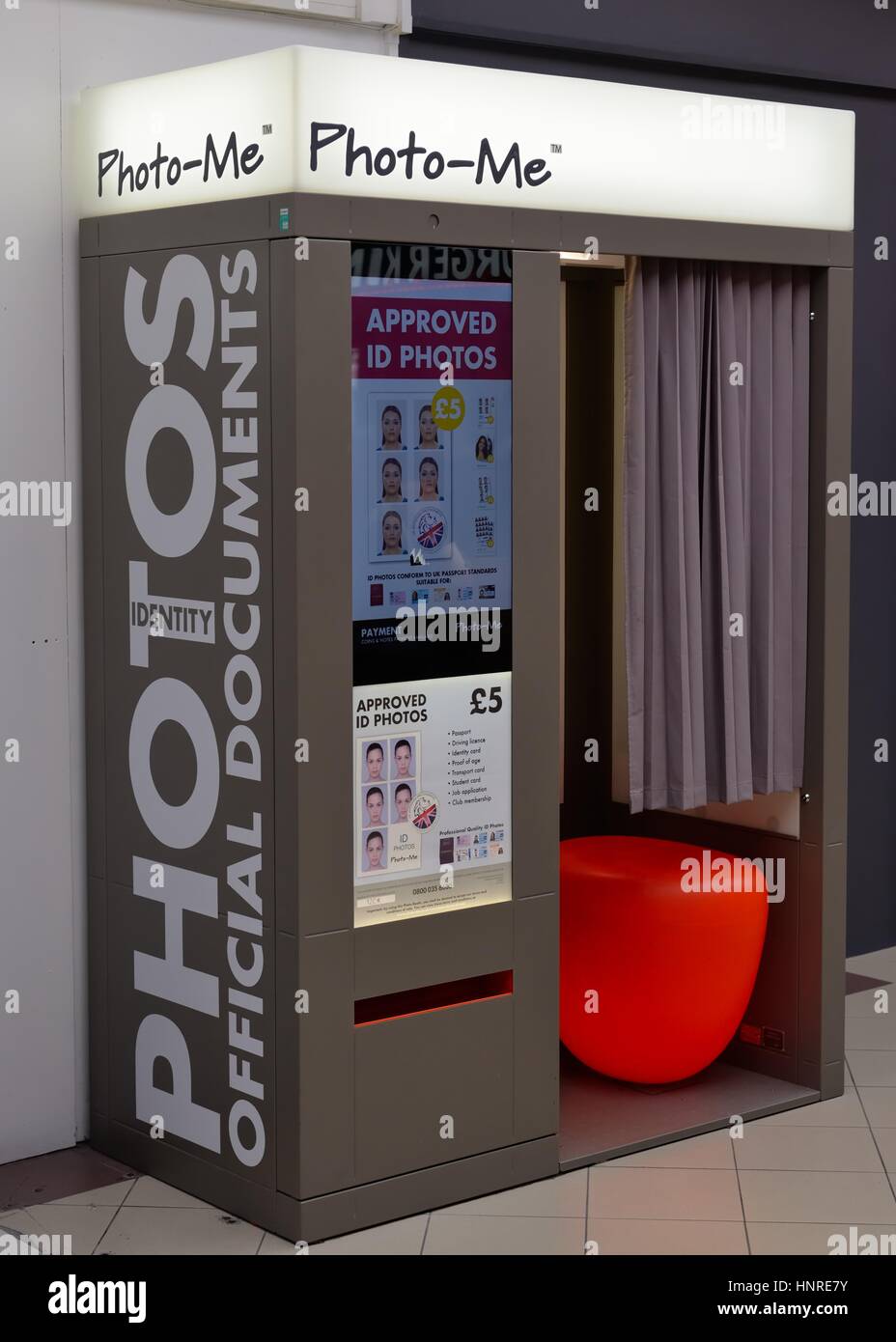 Photo Booth in shopping centre REGNO UNITO Foto Stock