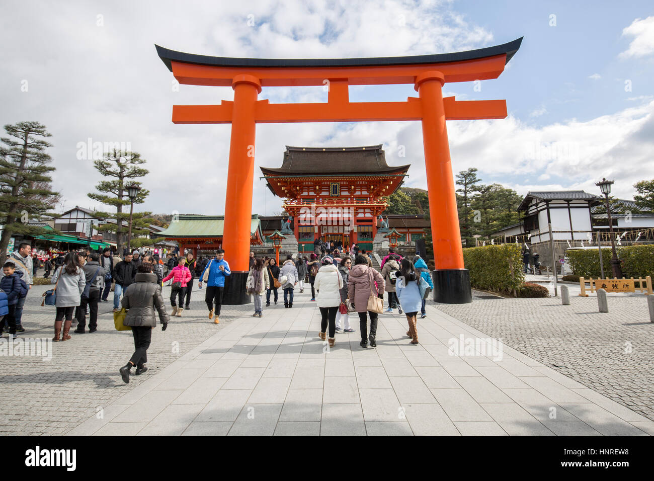 Fushimi Inari Santuario (伏見稲荷大社, Fushimi Inari Taisha) è un importante santuario scintoista nel sud di Kyoto. Foto Stock