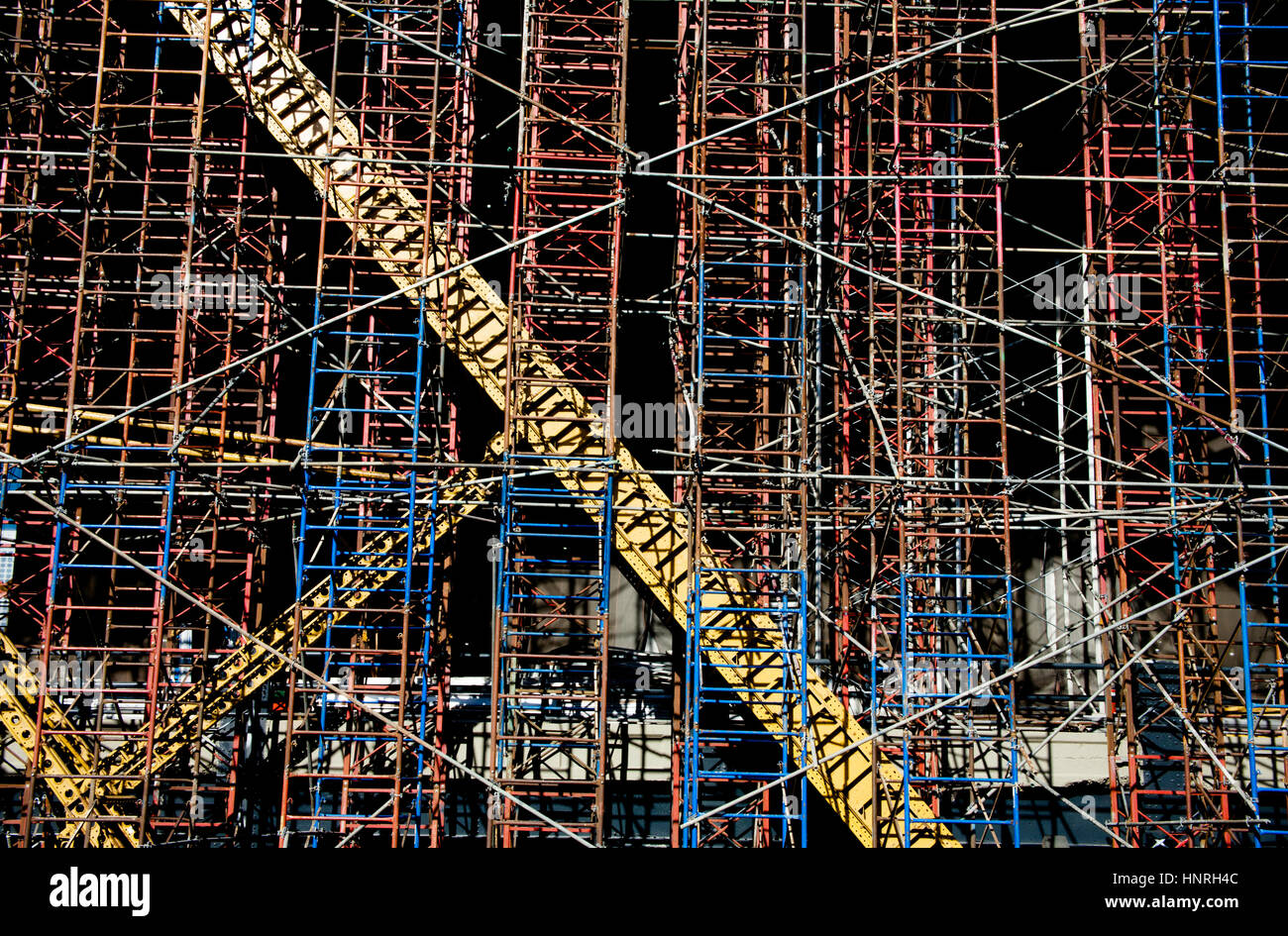 Ponteggio sulla costruzione sito da la linea alta acceso tra Chelsea e il Meatpacking District Manhattan New York City USA Foto Stock