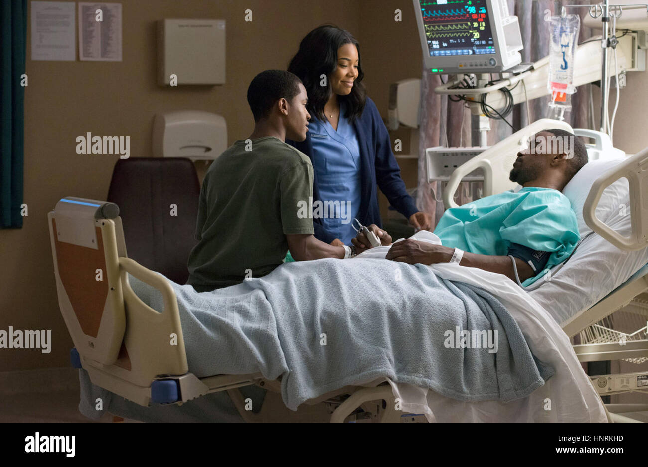 È insonne a 2017 crimine americano film di fiction diretto da Baran bo Odar, scritto da Andrea Berloff e interpretato da Jamie Foxx e T.I. come una coppia di corrotti Las Vegas poliziotti che la ricerca di uno dei loro figli rapiti Questa fotografia è per il solo uso editoriale ed è il copyright del film company e/o il fotografo assegnato dal film o società di produzione e può essere riprodotto solo da pubblicazioni in congiunzione con la promozione del film di cui sopra. Un credito per il film company è richiesto. Il fotografo deve anche essere accreditato quando noto. Foto Stock