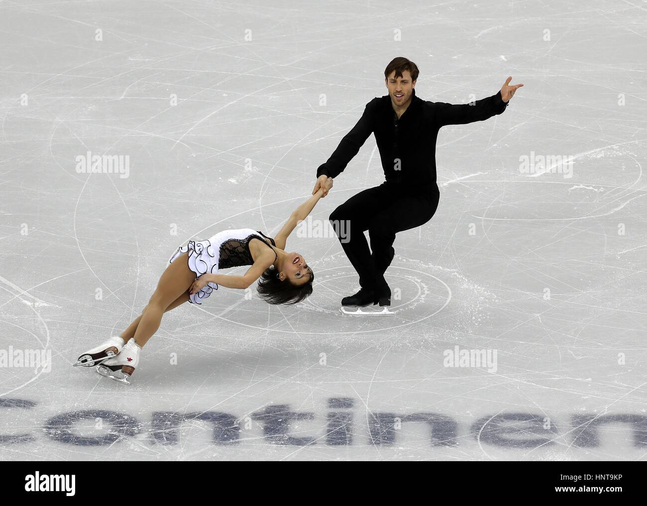 Liubov Ilyushechkina e Dylan Moscovitch del Canada competere nelle coppie breve programma durante l'ISU quattro continenti figura Skating Championships Evento di prova per PyeongChang 2018 Olimpiadi invernali a Gangneung Ice Arena Febbraio 16, 2017 in Gangneung, Corea del Sud. L'evento si svolge un anno prima dell'inizio del 2018 dei Giochi Olimpici Invernali di PyeongChang. (Jeon Han/Koreanet via Planetpix) Foto Stock