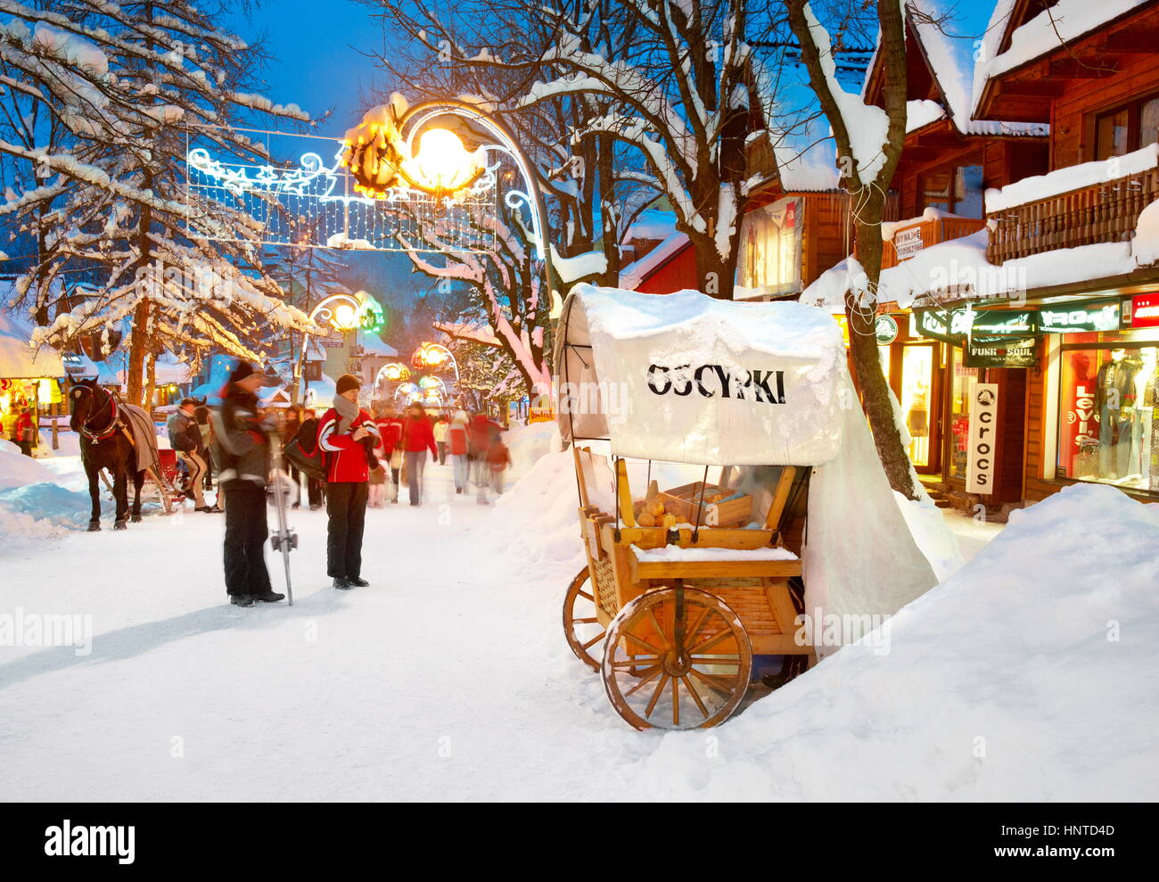 Inverno scena cittadina a Zakopane Village, Polonia Foto Stock