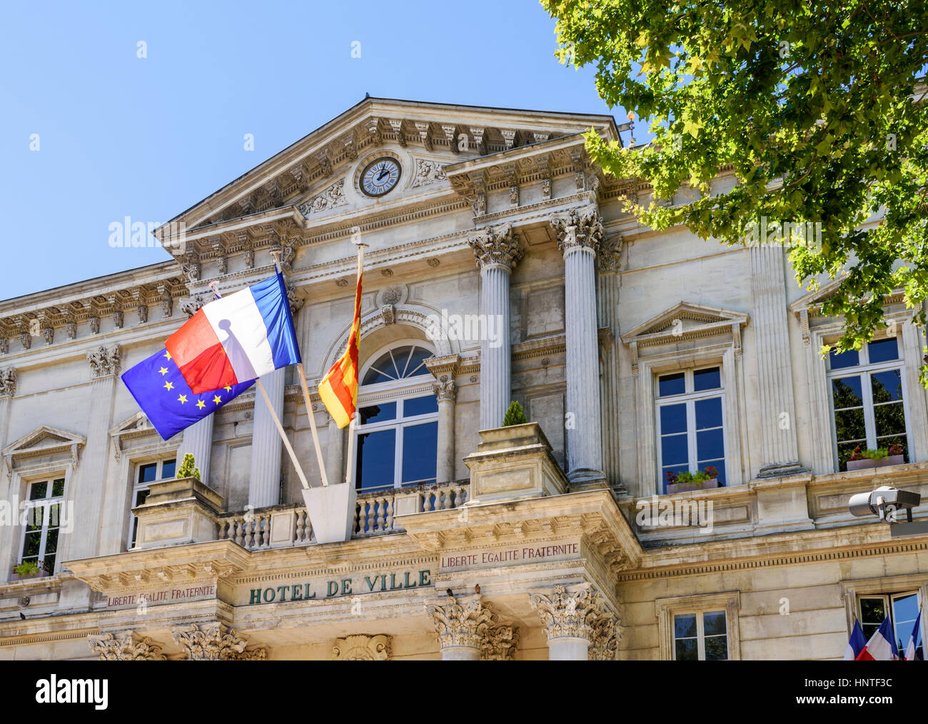La facciata dell'Hotel de Ville, Place de l'Horloge, Avignon, Francia Foto Stock