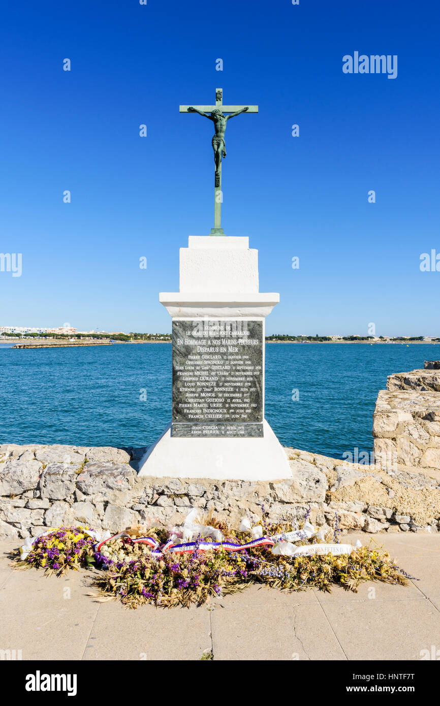 Monumento ai marinai che sono state perdute in mare sul lungomare di Le Grau-du-Roi, Gard, Francia Foto Stock