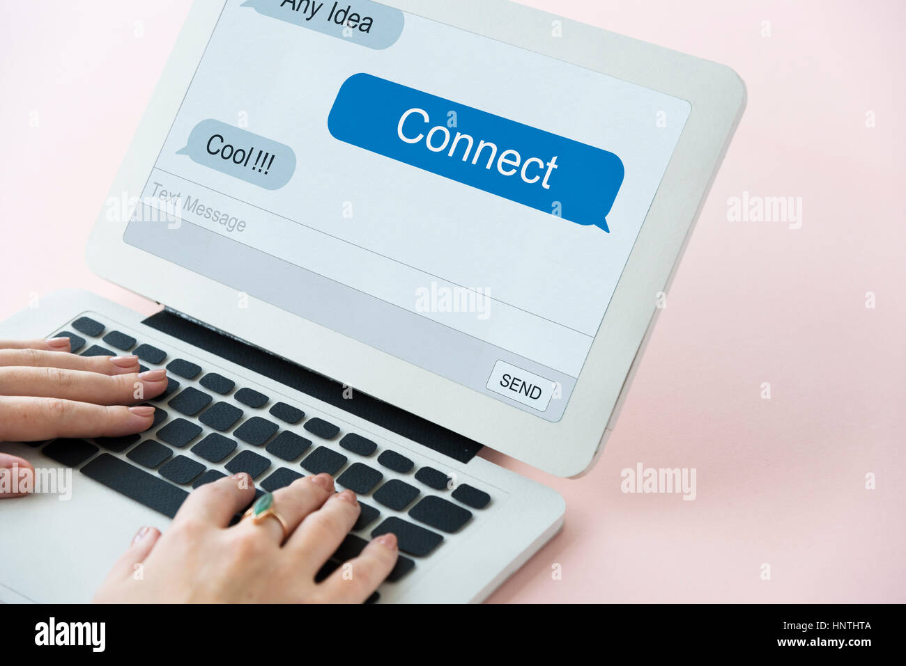 La comunicazione on line il collegamento un concetto di rete Foto Stock