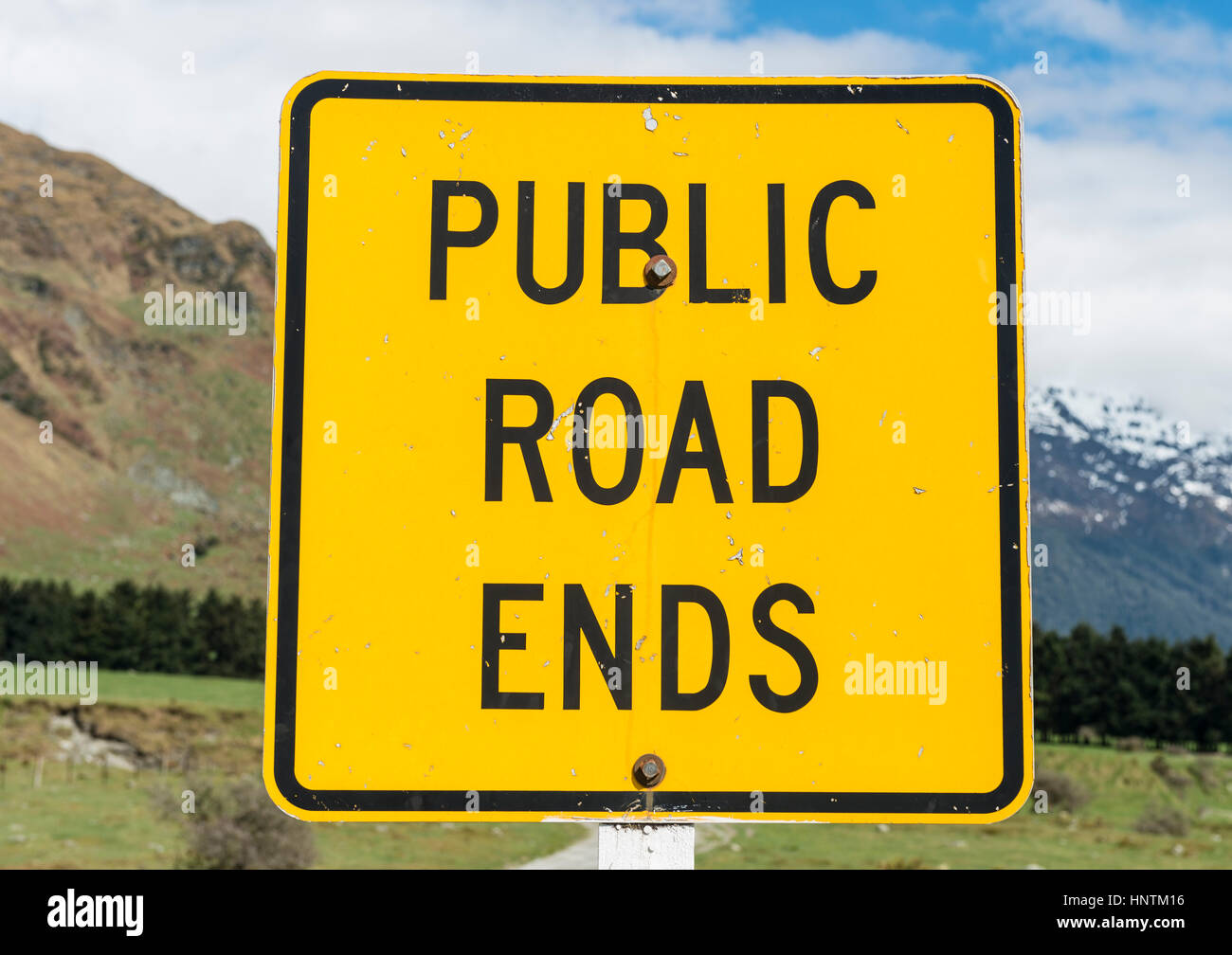 Segno, strada pubblica termina, montare gli aspiranti, Otago, Nuova Zelanda Foto Stock