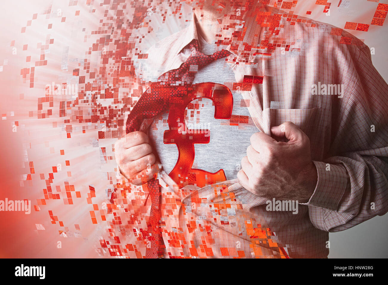 Imprenditore caucasico apertura shirt rivelando British pound simbolo Foto Stock