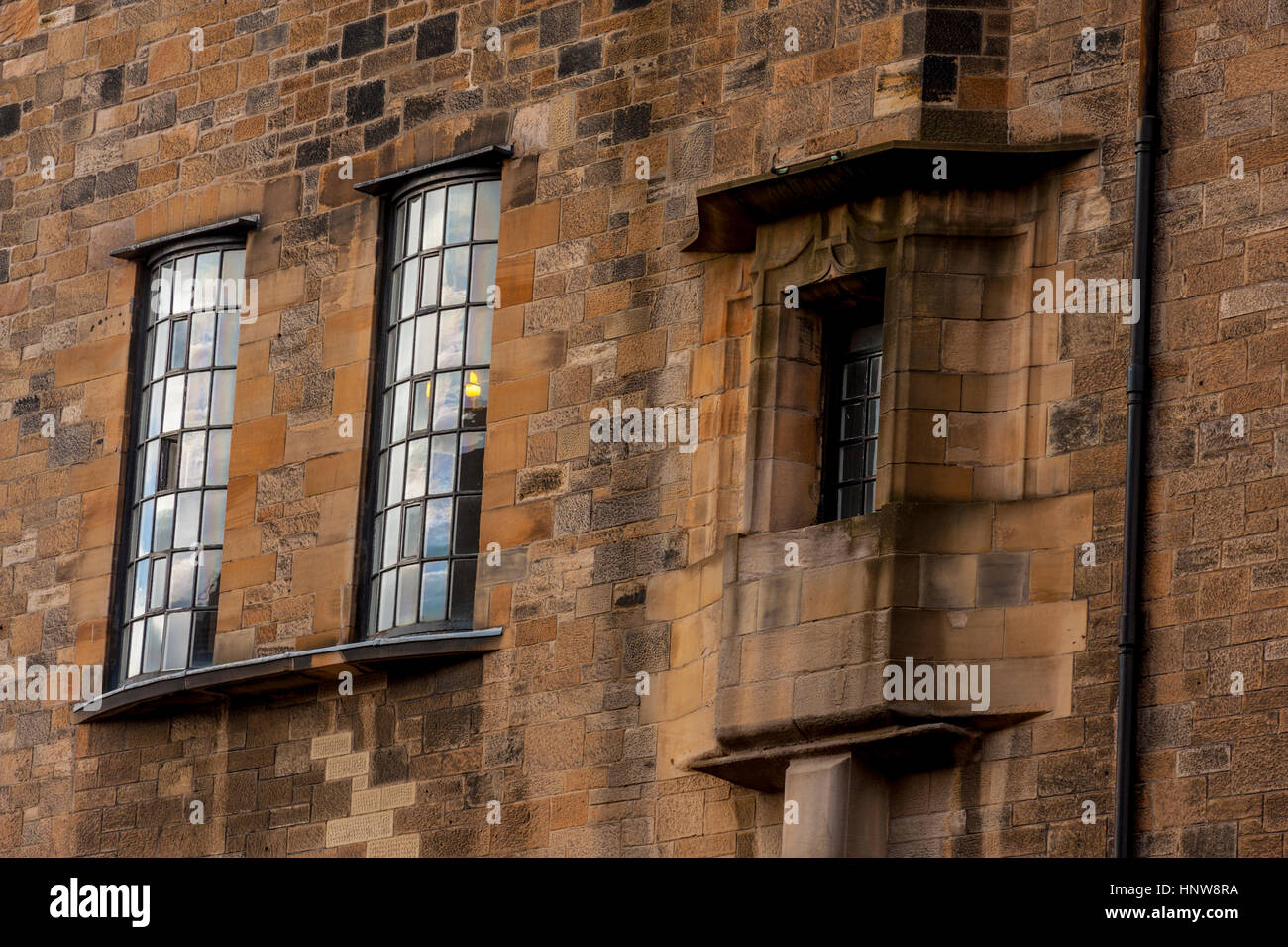 Dettagli sull'esterno del Glasgow School of Art di Charles Rennie Mackintosh, prima dell'incendio. Foto Stock
