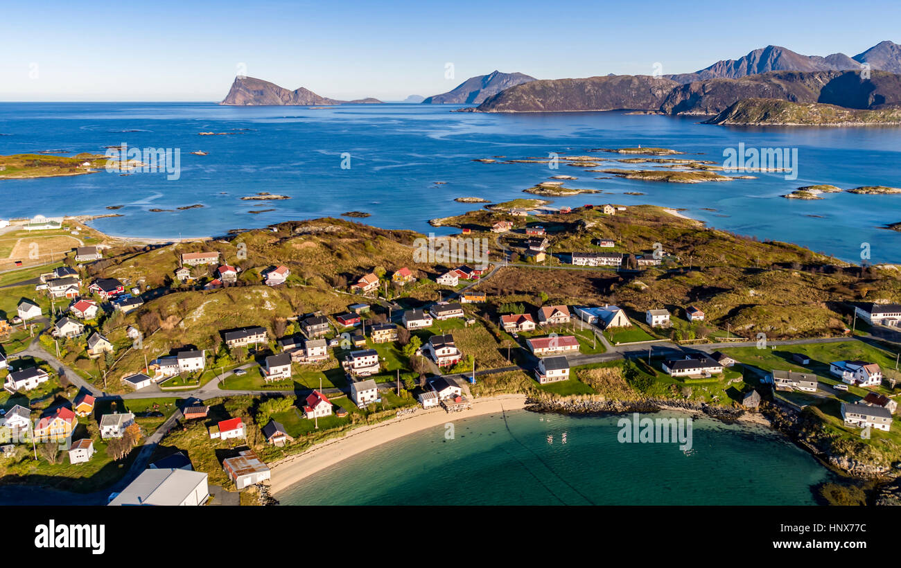 Vista aerea del Sommaroy isola in autunno, Arctic Norvegia Foto Stock