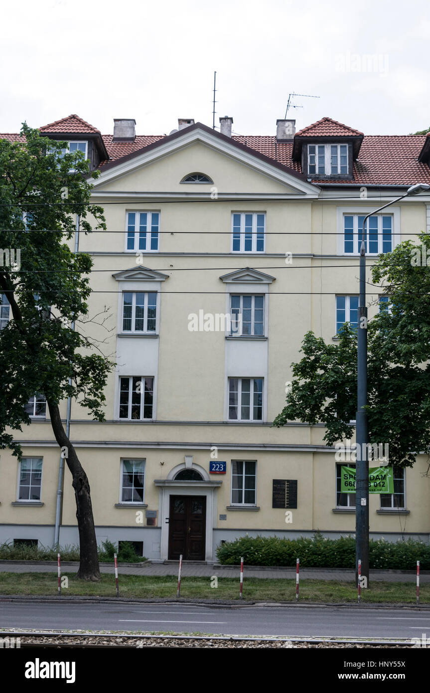 La casa a 223 Niepodległości Avenue a Varsavia, Polonia dove nel novembre 1944, Władysław 'Wladek Szpilman", un pianista polacco e compositore classico.w Foto Stock