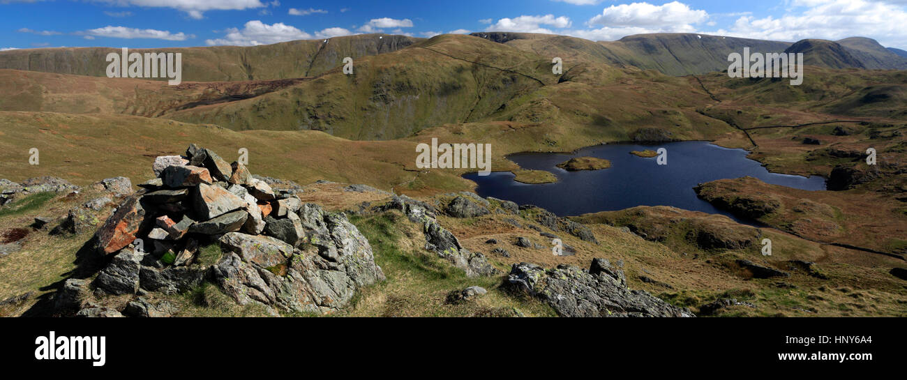La High Street Fells e angolo Tarn, Parco Nazionale del Distretto dei Laghi, Cumbria, England, Regno Unito Foto Stock