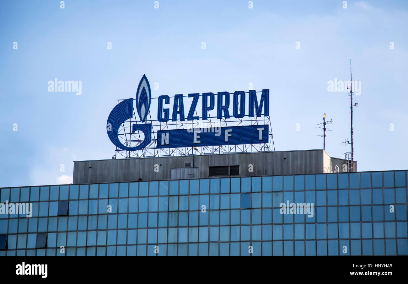 Belgrado, Serbia - Agosto 28, 2014: dettaglio della Gazprom Neft a Belgrado in Serbia. In 2009, Gazprom Neft ottenuto una partecipazione di maggioranza nella parte serba nat Foto Stock
