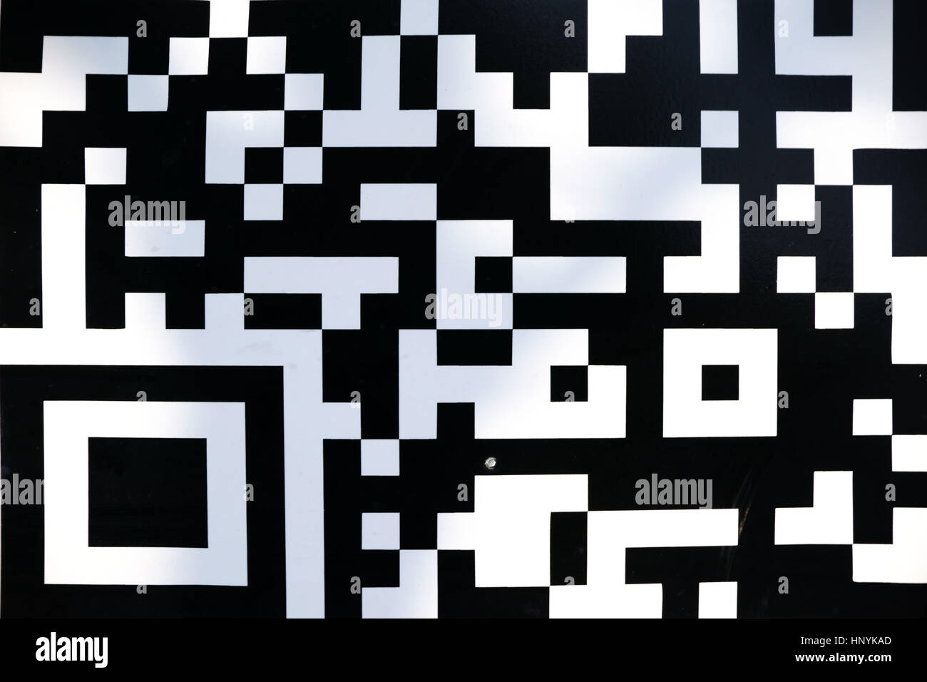 Il bianco nero e il modello geometrico di un codice QR. Foto Stock