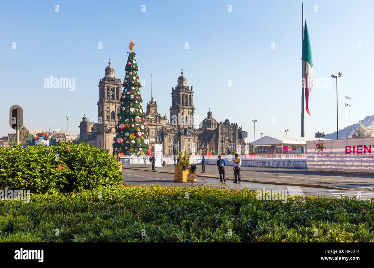 Stock Photo - Cattedrale Metropolitana, la più grande chiesa in America Latina, Zocalo, Plaza de la Constitucion, Città del Messico, Messico Foto Stock