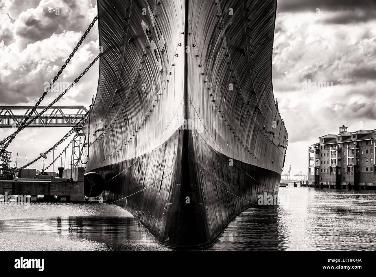 Wisky era il soprannome della USS Wisconsin (BB-64) qui illustrato nella sua nuova casa a Norfolk, Virginia. https://en.wikipedia.org/wiki/USS Wisconsin (BB- Foto Stock