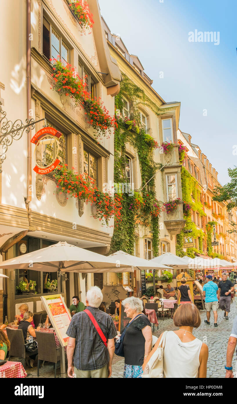 Scena di strada di fronte Le Tire Bouchon-ristorante, Bistrot Foto Stock