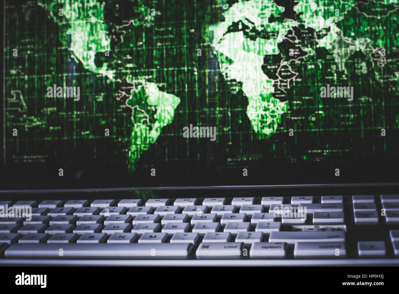 Utente anonimo in ambiente digitale Foto Stock