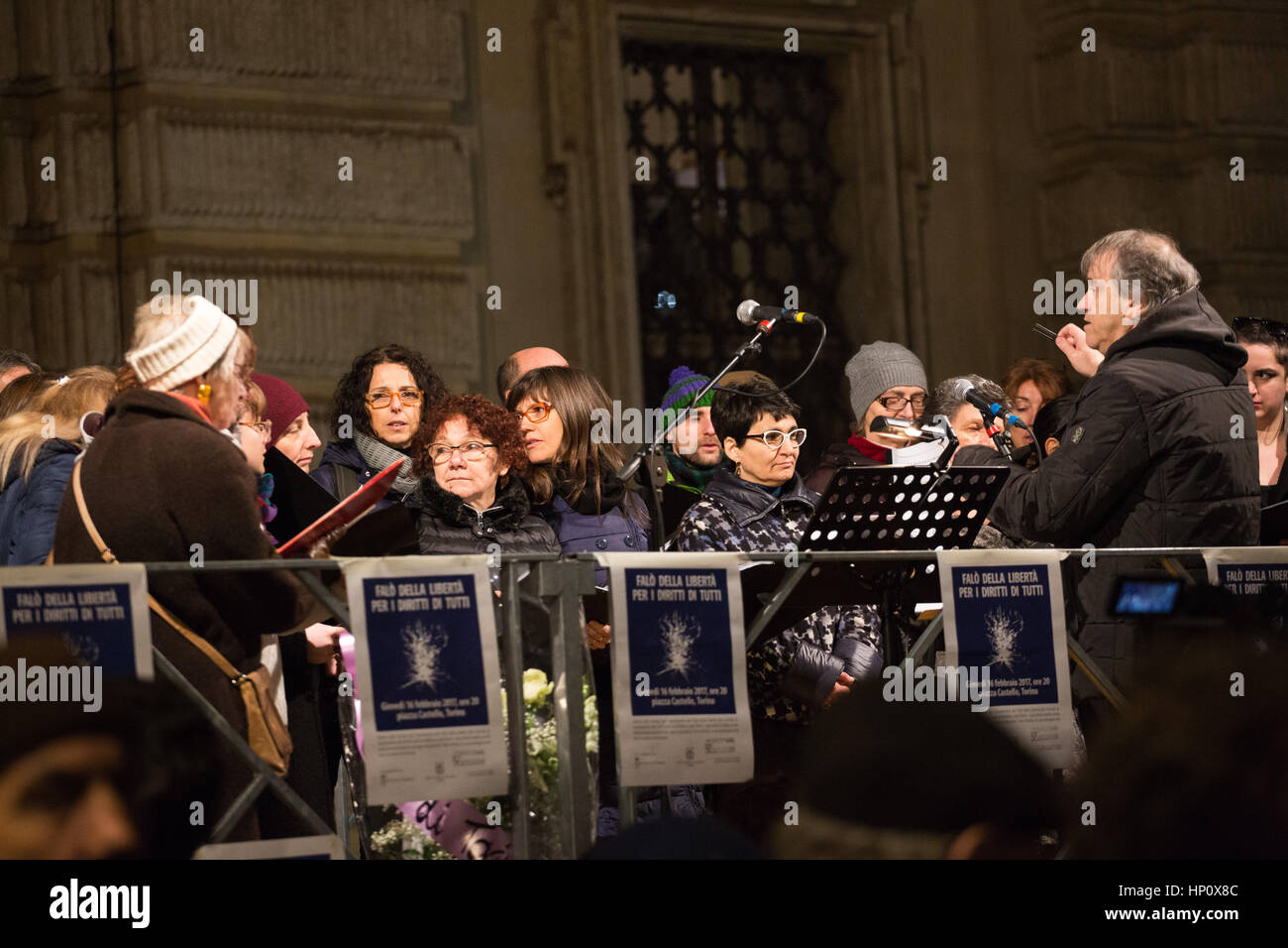 Valdesi chiesa evangelica celebrare la Giornata della libertà al falò delle libertà a Torino, Italia. (Foto di Lorenzo Apra/Pacific Stampa) Foto Stock