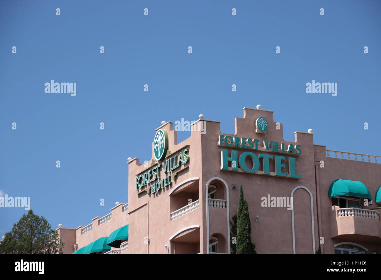 Si tratta di un hotel a Prescott Az. western look patios tende di colore rosa Foto Stock