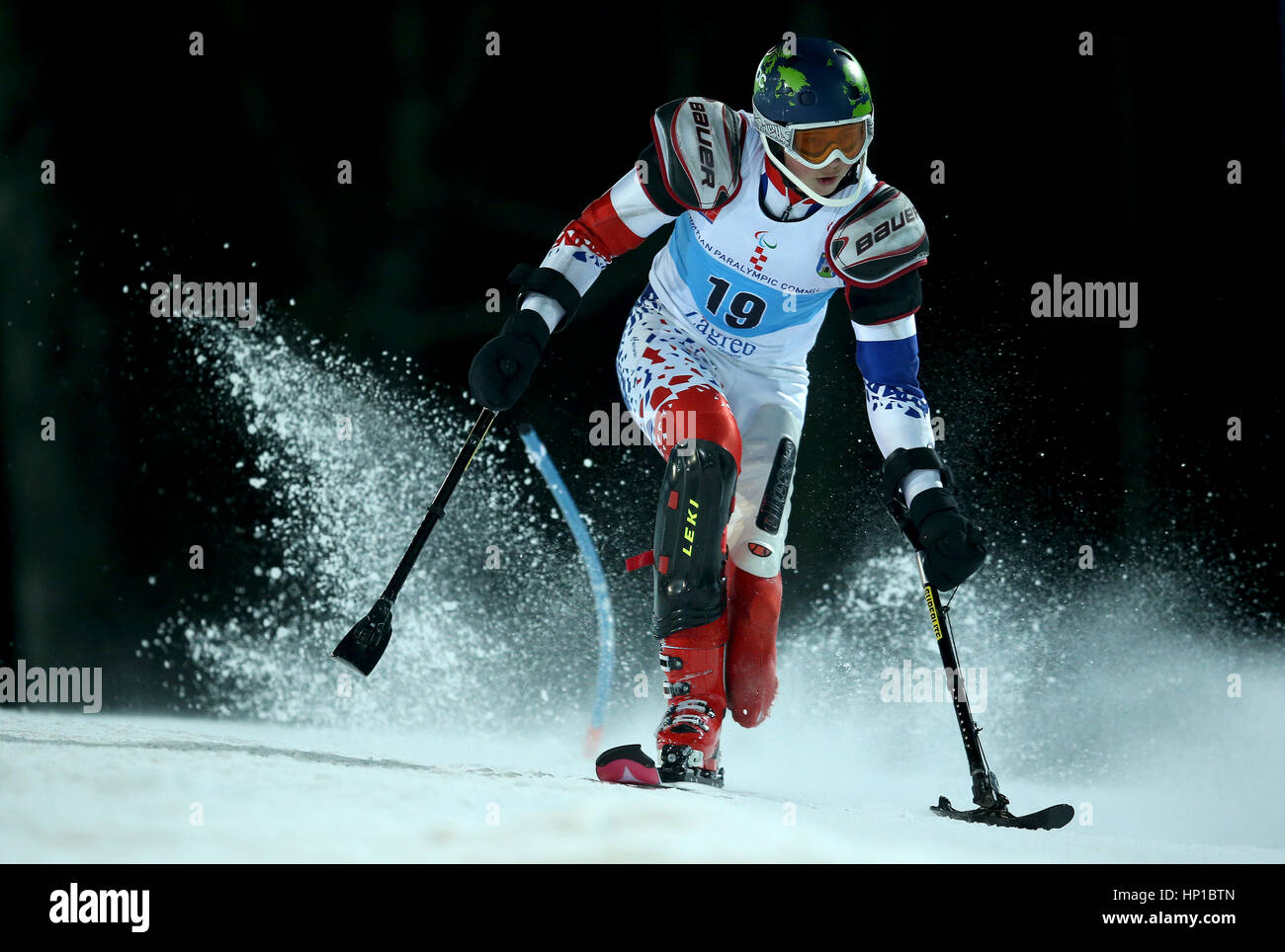 Zagabria, Croazia. Xvi Feb, 2017. Para sciatore alpino Hilmar Orvarsson dell Islanda compete durante la seconda gara di slalom di uomini Slalom permanente a 2016-2017 IPC Sci Alpino Coppa Europa a Sljeme a Zagabria, la capitale della Croazia, Feb 16, 2017. Credito: Igor Kralj/Xinhua/Alamy Live News Foto Stock