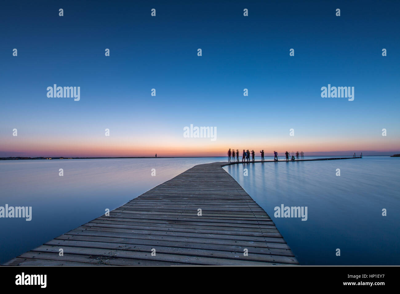 Febbraio 9, 2017 - Cina - Inner Mongolia, Cina-Febbraio 9 2017: (solo uso editoriale. Cina fuori) ..Il lago Juyan,chiamato anche come "Lago wan', è un ben noto entroterra del lago in Alxa, nel nord della Cina di Mongolia Interna Regione Autonoma, 9 febbraio 2017. (Credito Immagine: © SIPA Asia via ZUMA filo) Foto Stock