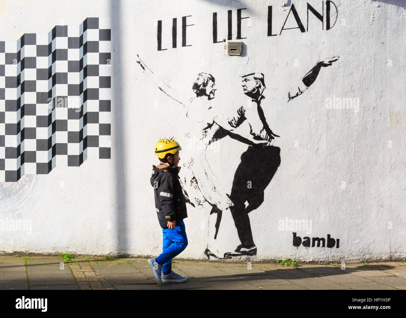 Street art bambi london immagini e fotografie stock ad alta risoluzione -  Alamy