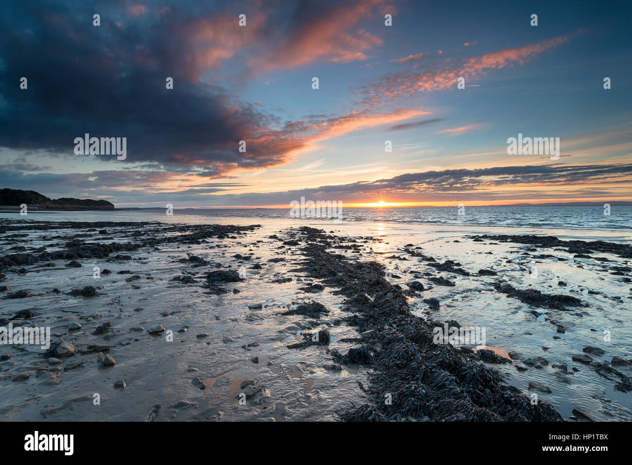 Bel tramonto sulla spiaggia di Clevedon sulla costa di Somerset Foto Stock