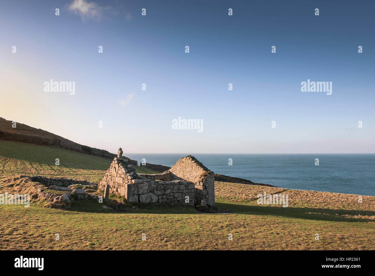 Rimane Christian St Helen Oratorio del turismo Cape Cornwall Inghilterra England Regno Unito. Foto Stock