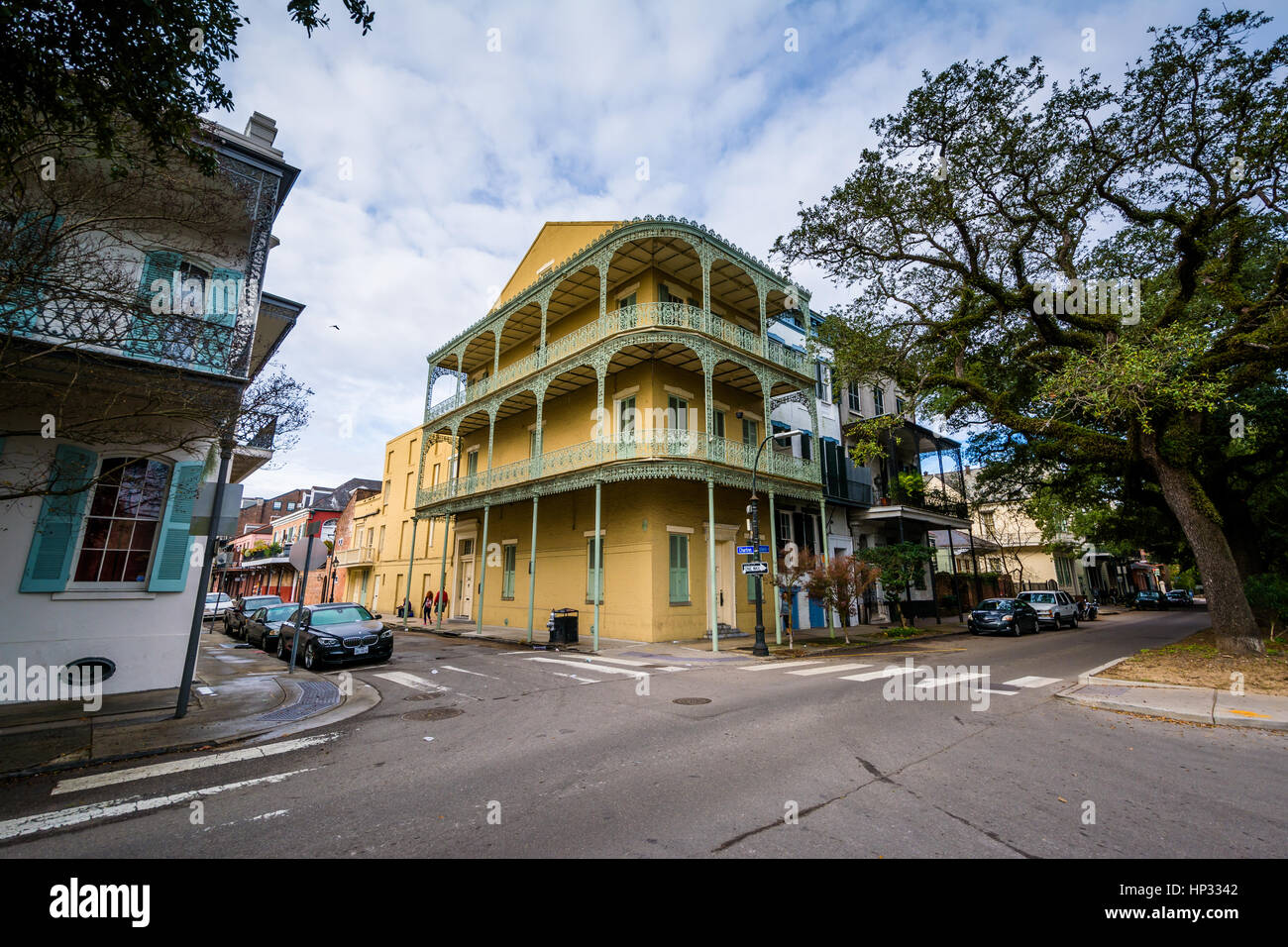Case lungo Esplanade Avenue, nel quartiere francese, New Orleans, in Louisiana. Foto Stock
