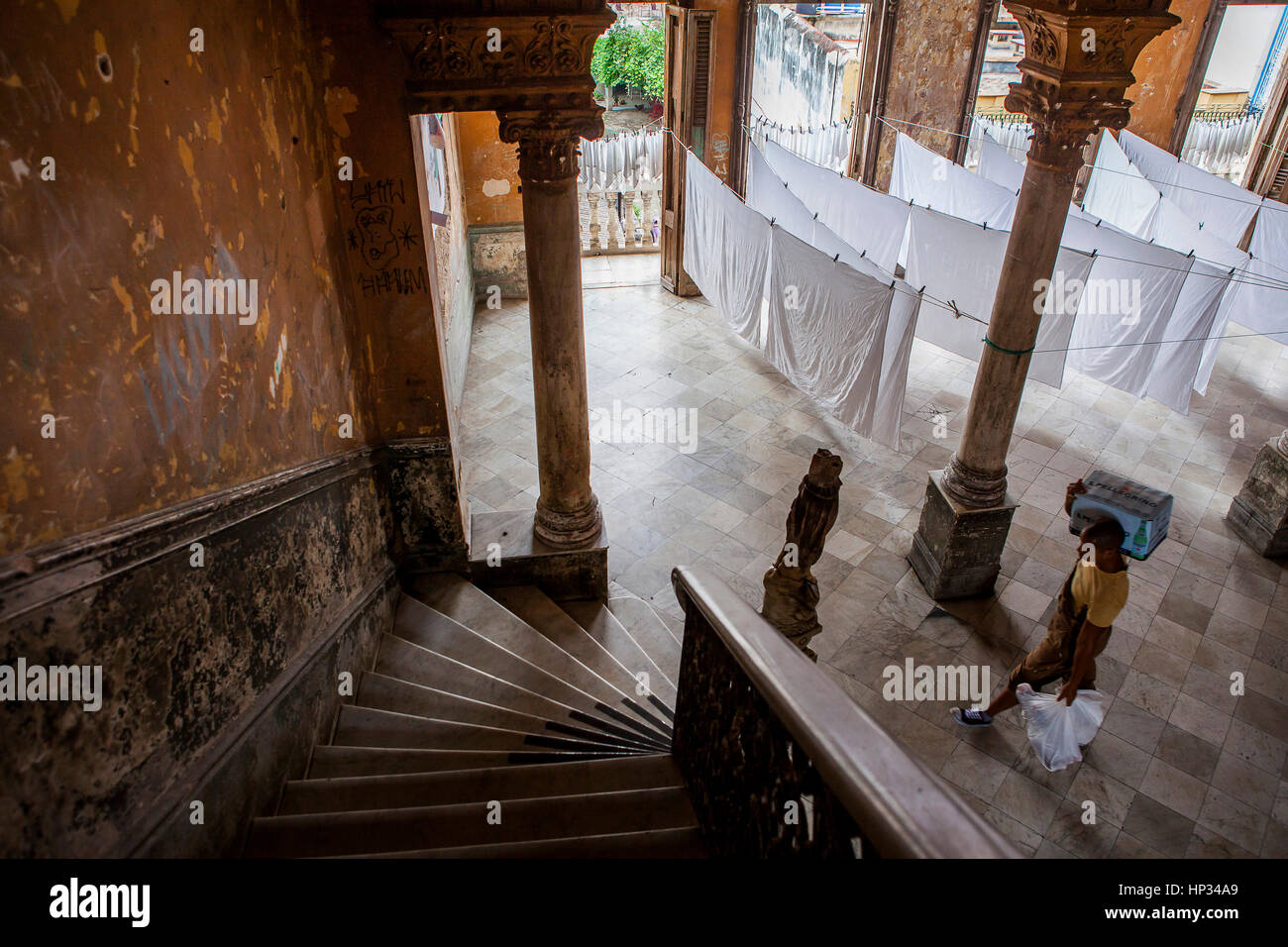 Entrata al ristorante paladar La Guarida, Centro Habana distretto, Cuba Foto Stock