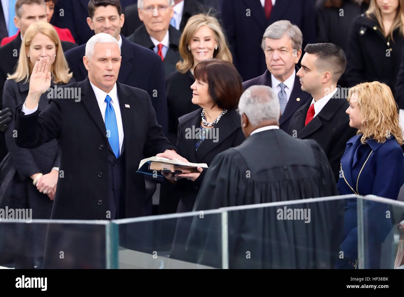 MIKE PENCE è giurato in quanto vicepresidente americano il 20 gennaio 2017. Foto Pete Souza/White House Foto Stock