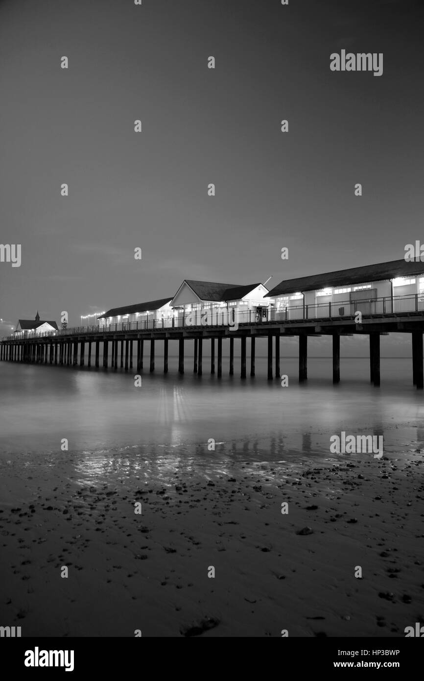 Crepuscolo; southwold pier; southwold città e contea di Suffolk, Inghilterra Foto Stock