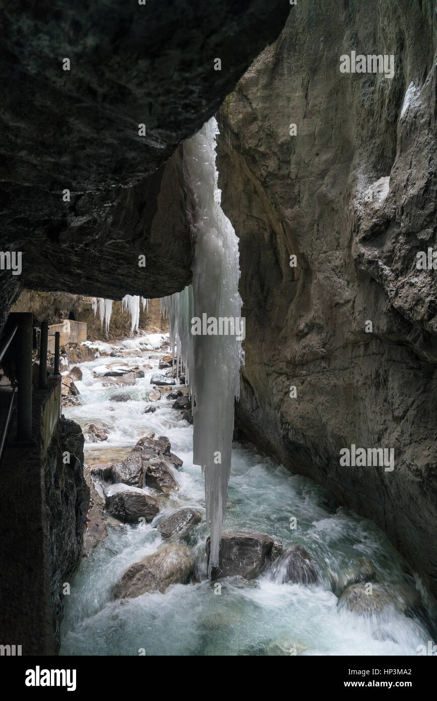 Inverno in gola Partnachklamm a Garmisch-Partenkirchen, Baviera, Germania Foto Stock