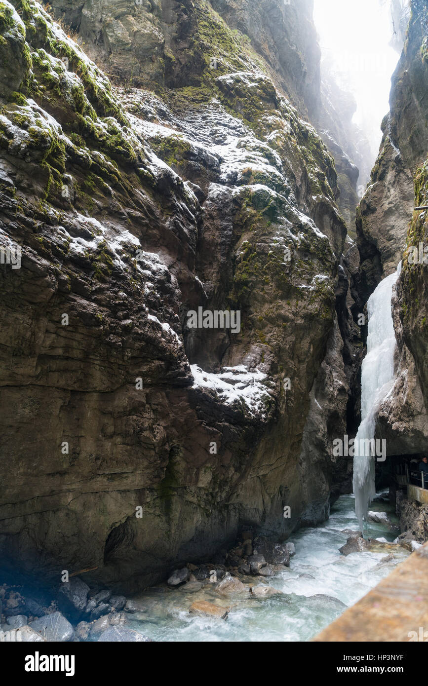 Inverno in gola Partnachklamm a Garmisch-Partenkirchen, Baviera, Germania Foto Stock